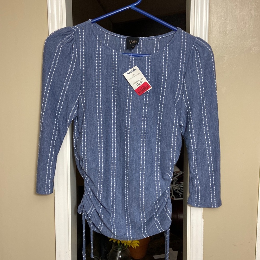 W5 woman’s dress shirt